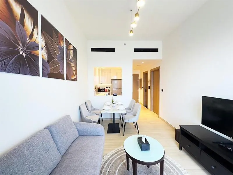 Luxurious New 1 Bedroom In A New Building With Great Views دبي شقة