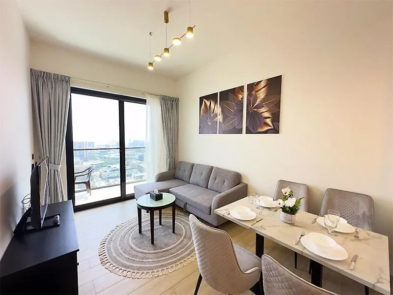 Luxurious New 1 Bedroom In A New Building With Great Views Dubai 0*,